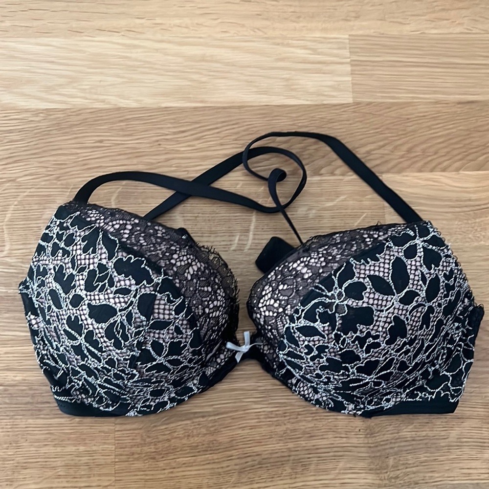 Victoria Secret Lace Push Up Demi Bra size 32D